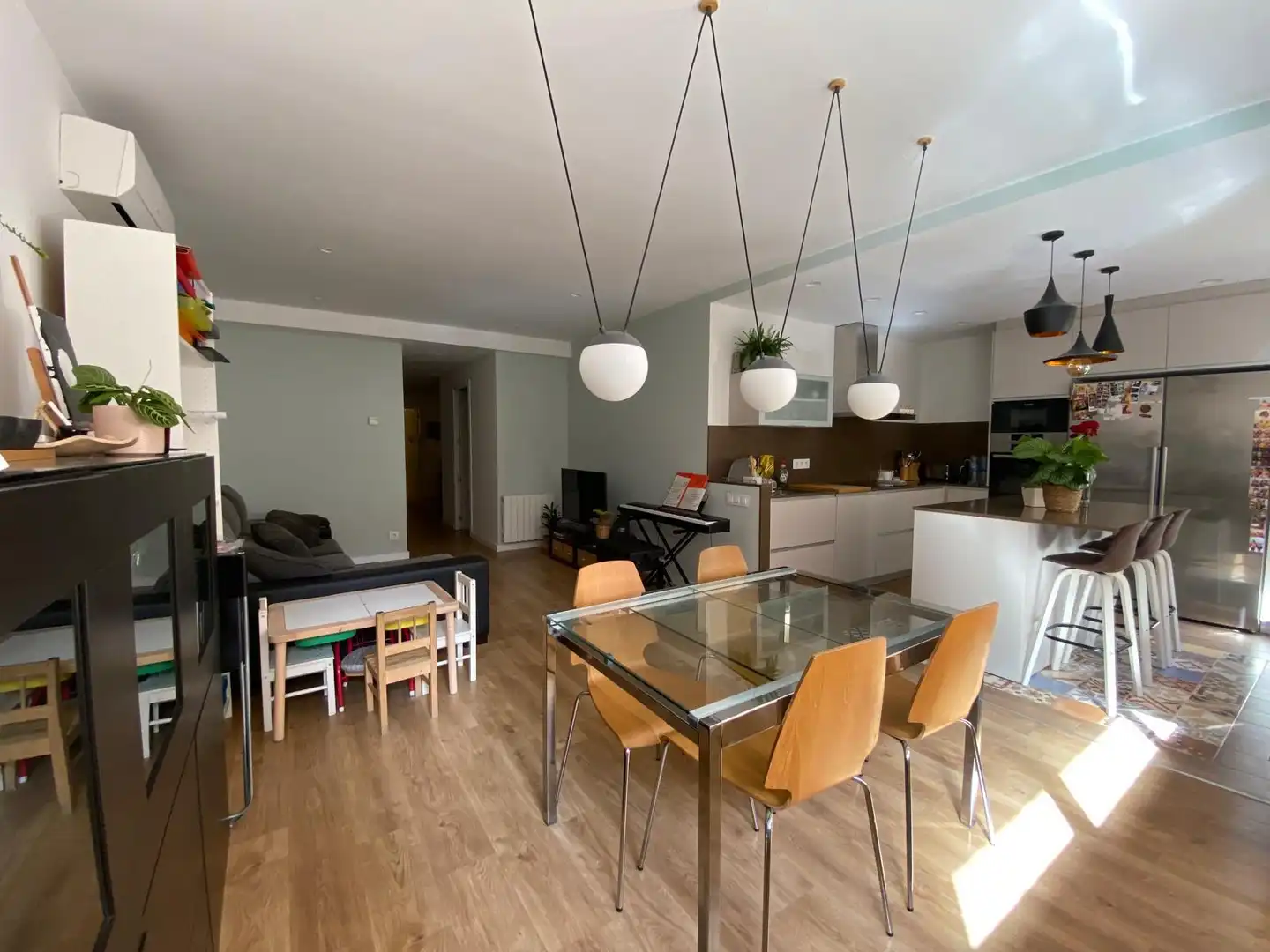 Dining room of Apartments for sale in  Barcelona Capital  with Air Conditioner, Heating and Parquet flooring