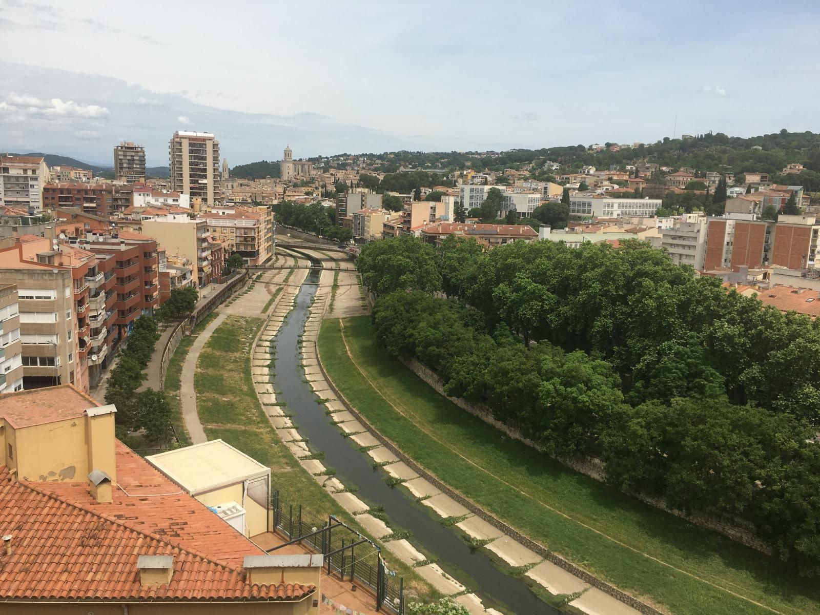 Exterior view of Attic to rent in Girona Capital  with Heating, Parquet flooring and Terrace