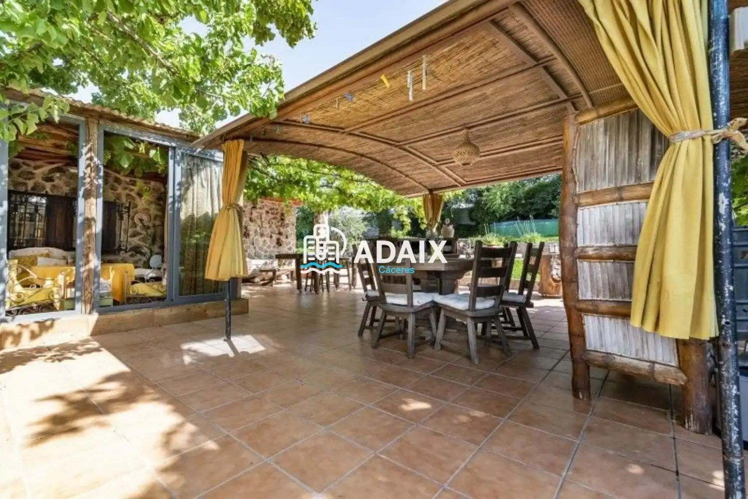 Garten von Einfamilien-Reihenhaus zum Verkauf in Cáceres mit Klimaanlage und Terrasse