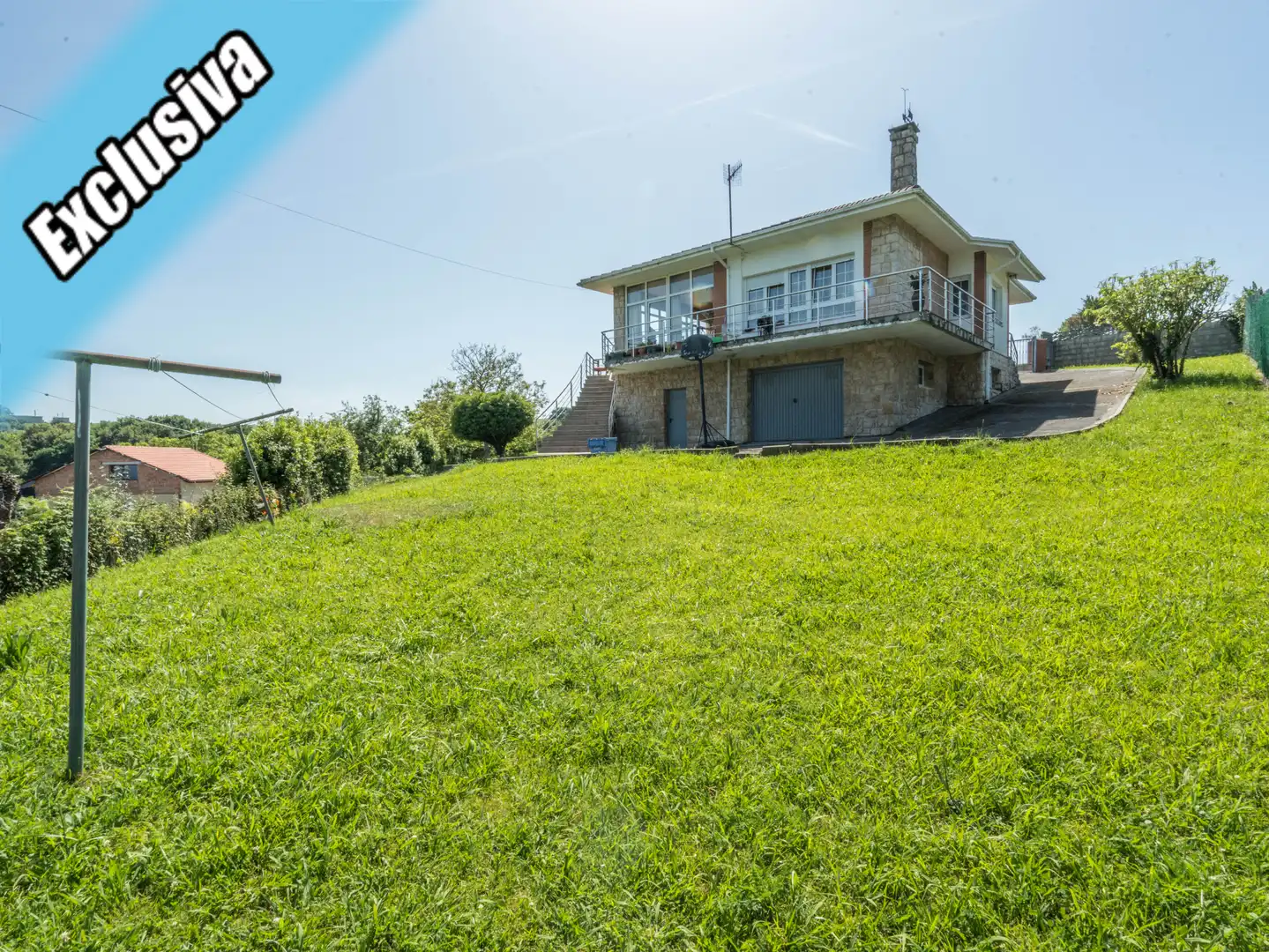 Vista exterior de Casa o chalet en venta en Arnuero con Calefacción, Jardín privado y Terraza