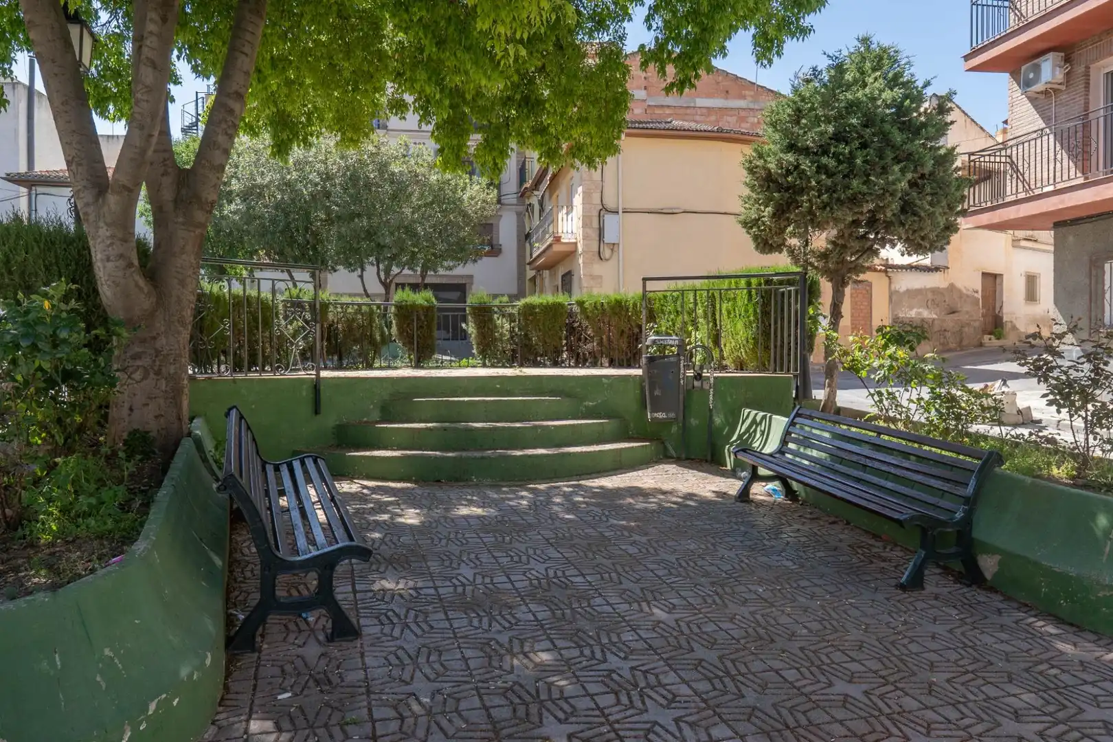 Vista exterior de Casa o xalet en venda en La Zubia