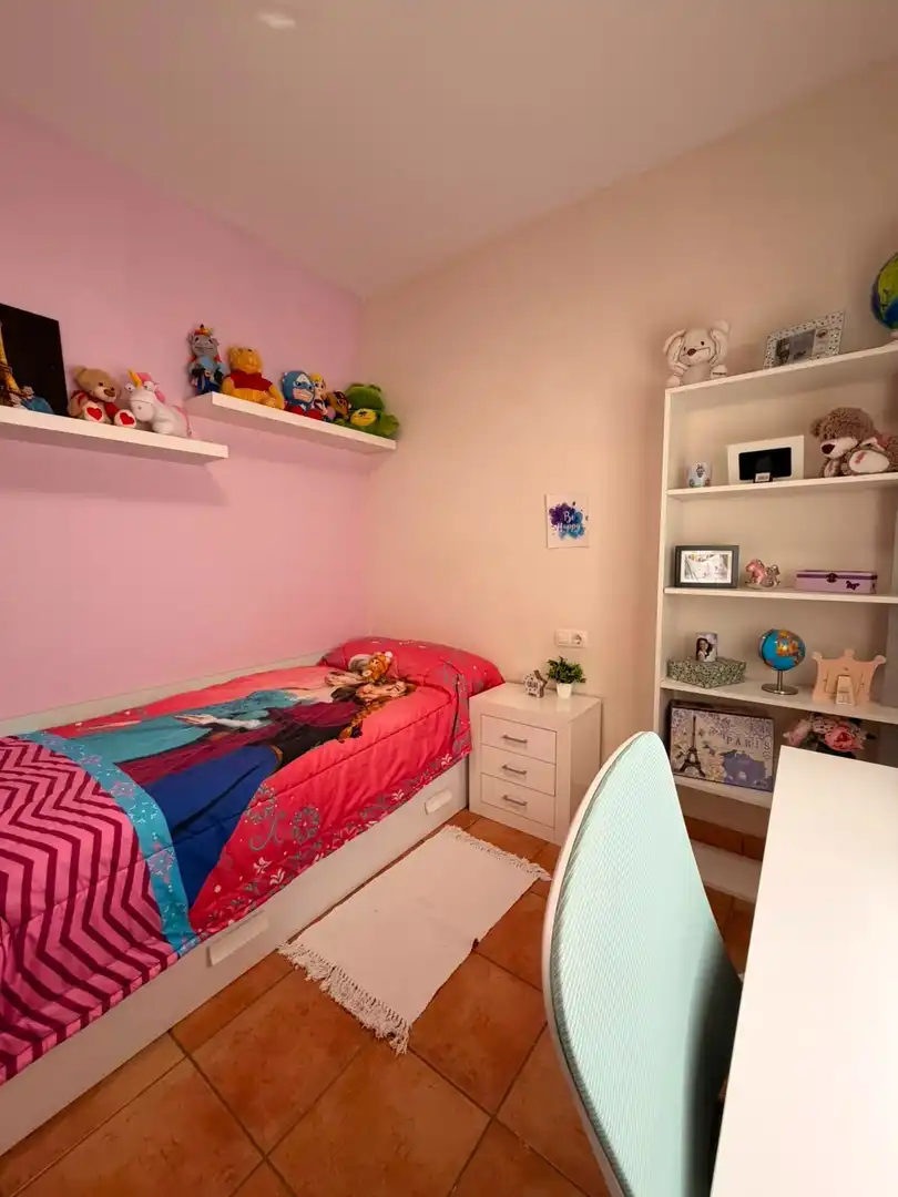 Dormitori de Casa o xalet en venda en Mairena del Alcor amb Aire condicionat, Terrassa i Traster