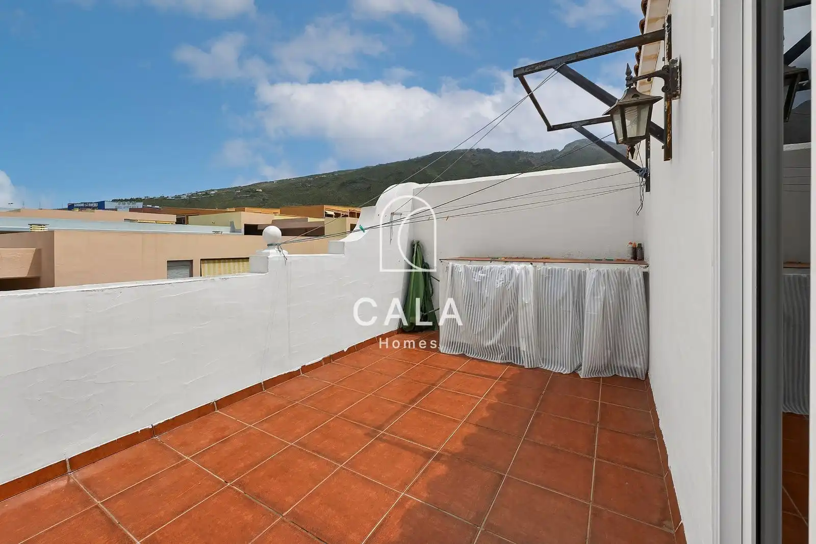 Außenansicht von Einfamilien-Reihenhaus zum Verkauf in Adeje mit Terrasse, Schwimmbad und Möbliert