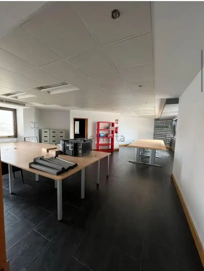Büro zum Verkauf in Sevilla