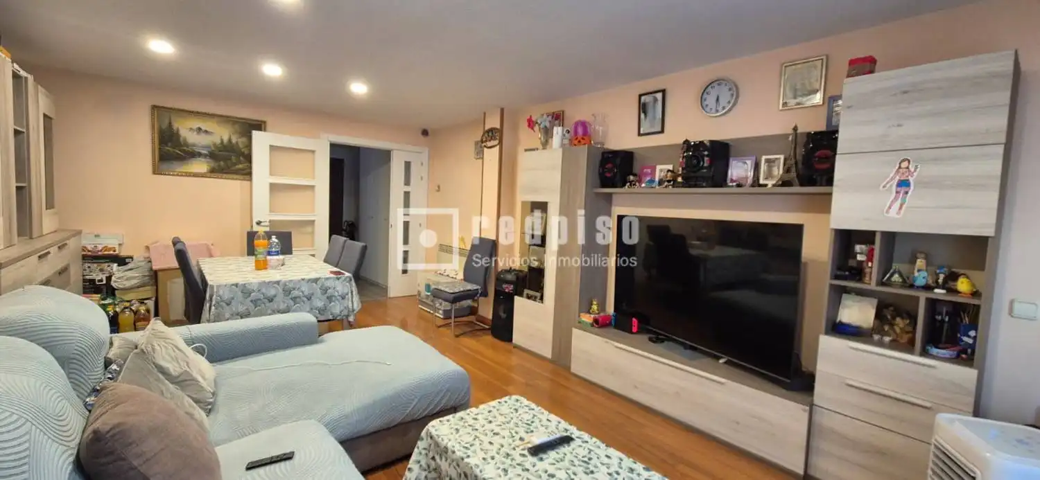 Sala de estar de Piso en venta en Galapagar con Calefacción, Terraza y Piscina