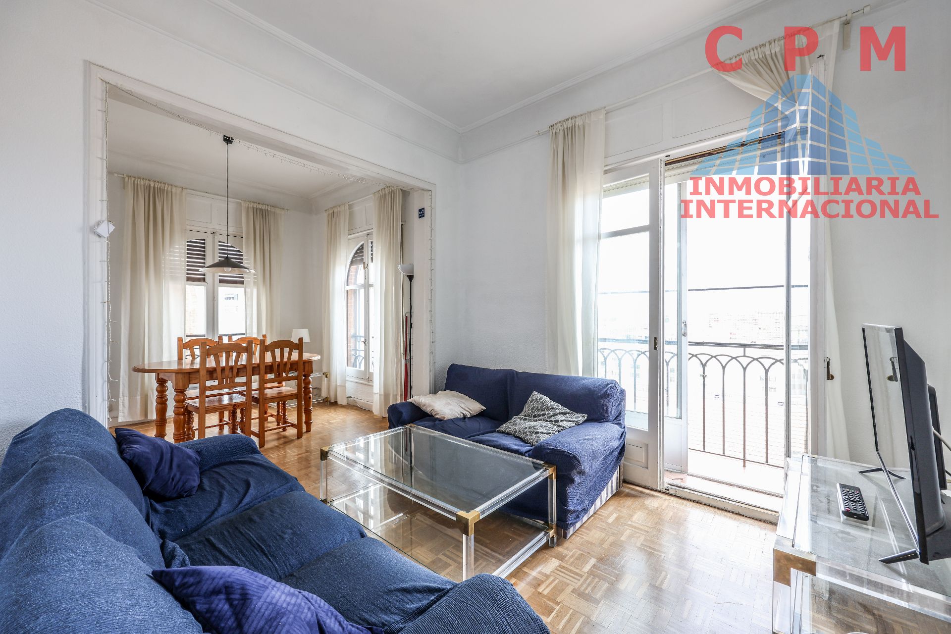 Living room of Flat for rent in  Madrid Capital  with Heating, Parquet flooring and Furnished