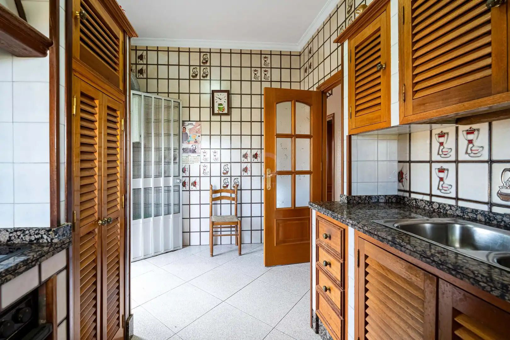 Cuina de Casa o xalet en venda en Rociana del Condado amb Calefacció i Terrassa