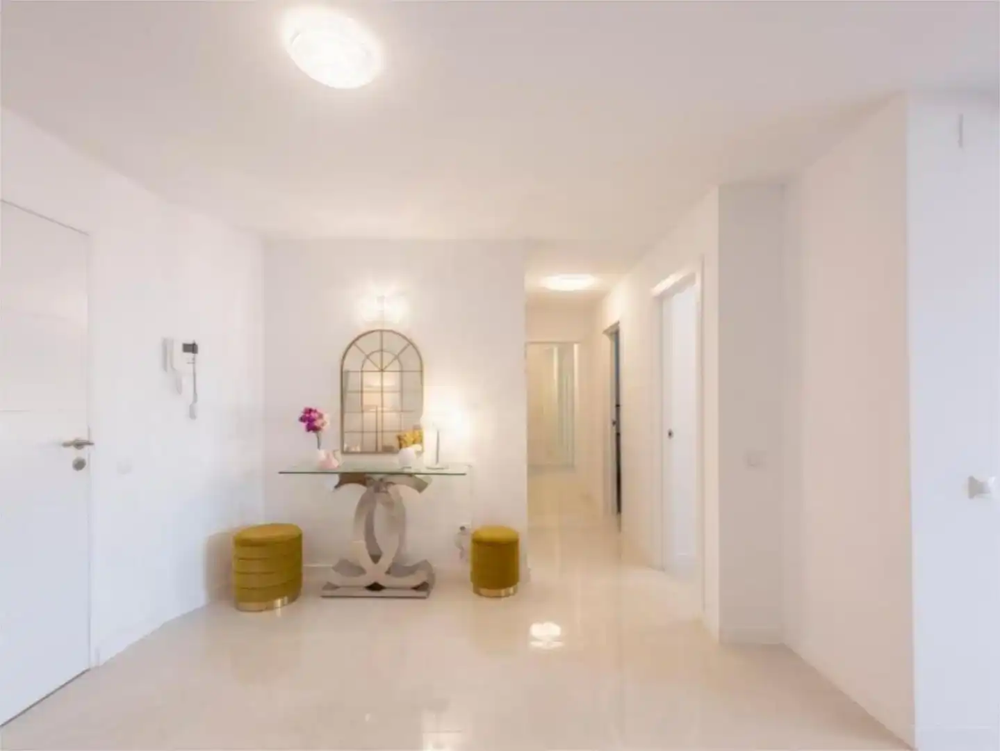 Wohnung zur Miete in Marbella mit Klimaanlage, Schwimmbad und Balkon