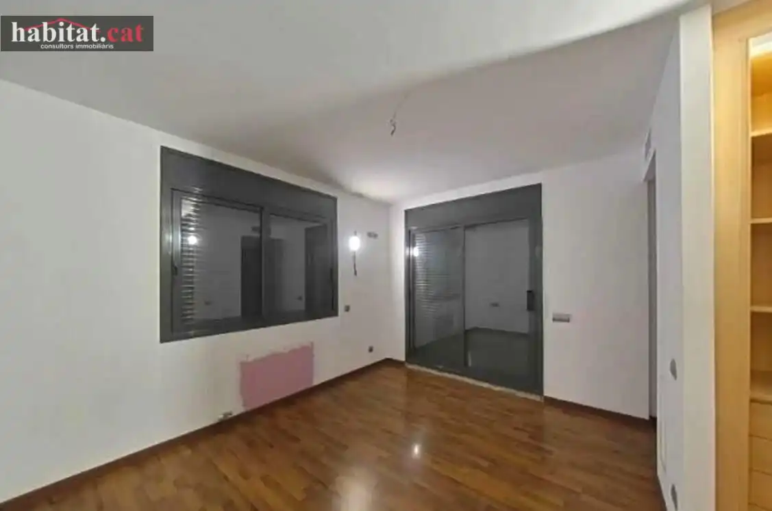 Sala de estar de Casa o chalet en venta en Vilanova i la Geltrú con Piscina y Balcón