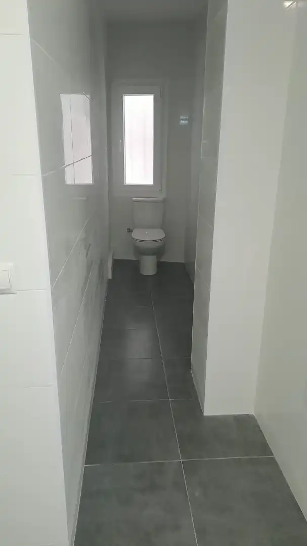 Bany de Pis de lloguer en Madrid amb Aire condicionat i Calefacció