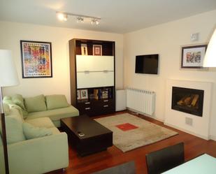 Sala d'estar de Dúplex en venda en Sabiñánigo amb Terrassa