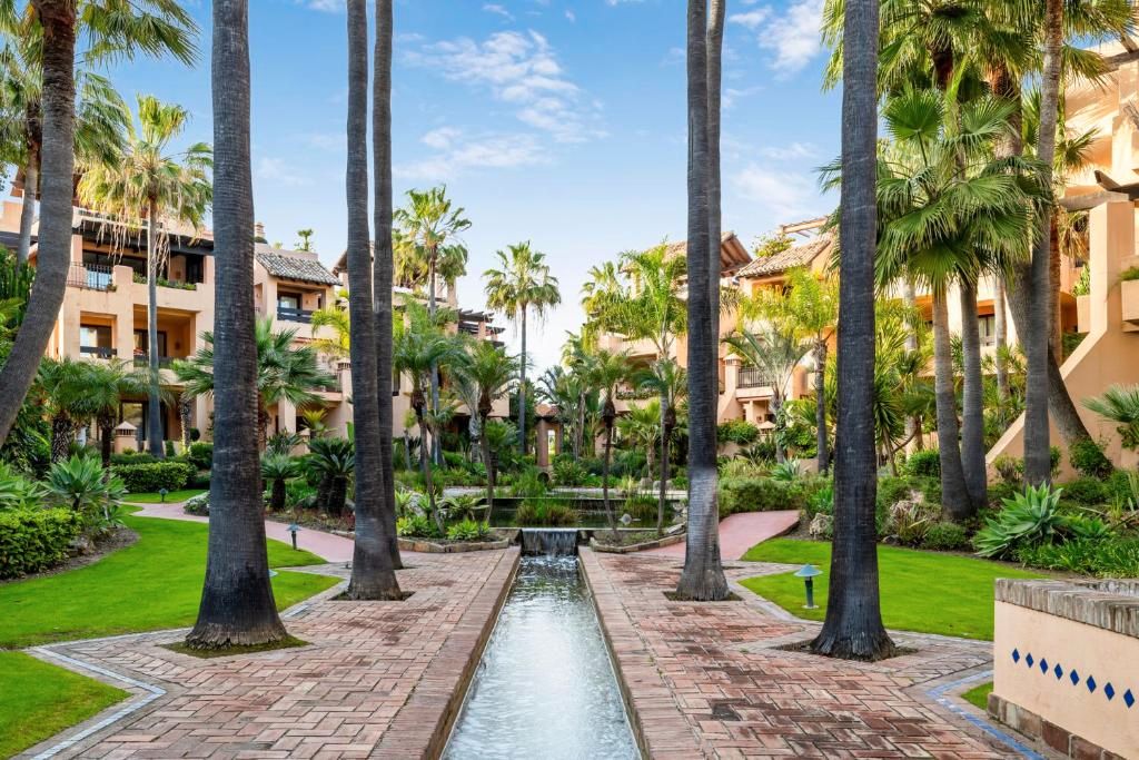 Exterior view of Apartment for sale in Marbella  with Air Conditioner, Heating and Terrace