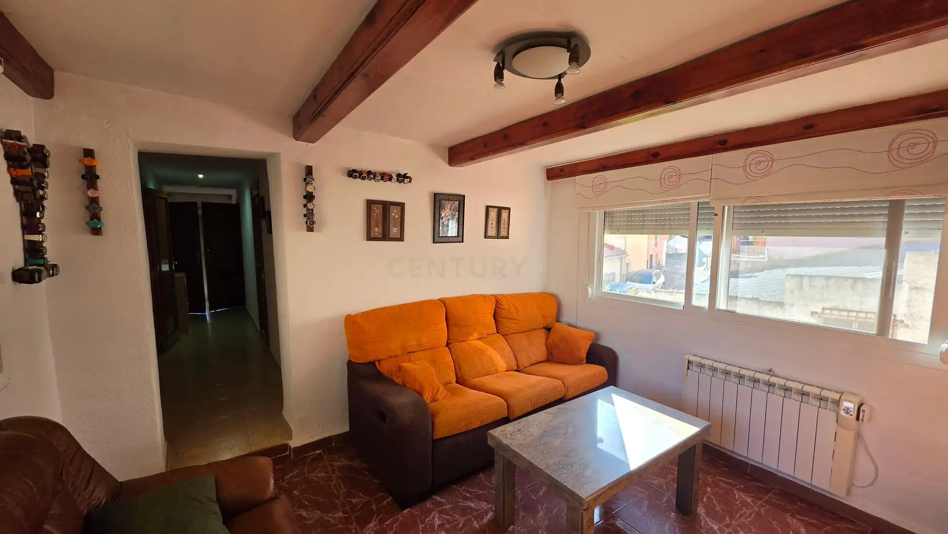 Sala d'estar de Casa adosada en venda en Gátova amb Forn, Microones i Balcó