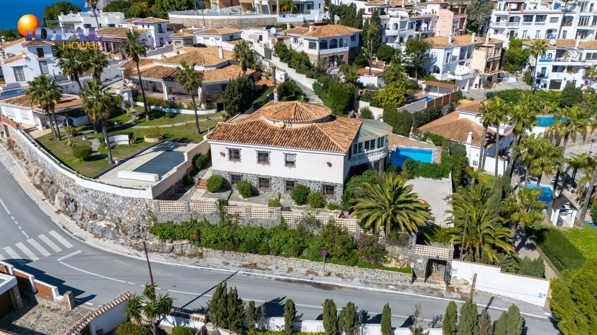 Vista exterior de Casa o chalet en venta en Almuñécar con Aire acondicionado, Jardín privado y Terraza