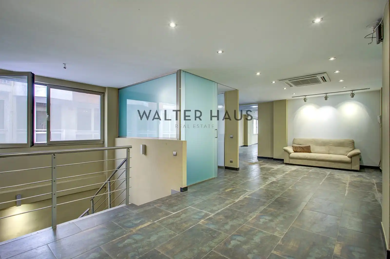 Office for sale in Barcelona  with Air Conditioner