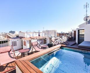 Swimming pool of Flat to rent in  Barcelona Capital  with Air Conditioner, Heating and Terrace