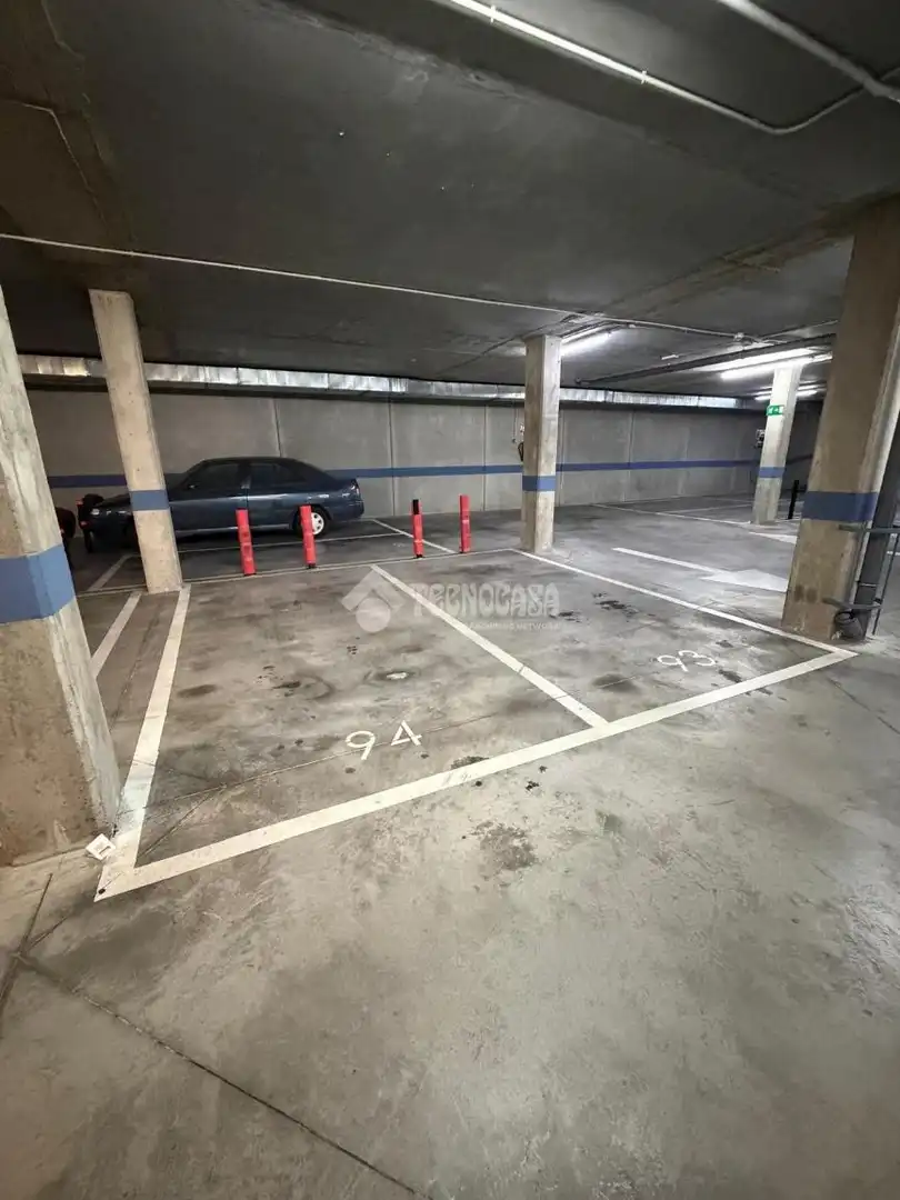 Aparcament de Pis en venda en Universidad - Hospital