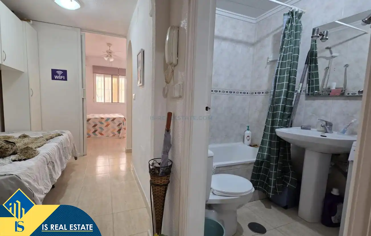 Bany de Estudi en venda en Torrevieja amb Aire condicionat, Calefacció i Terrassa