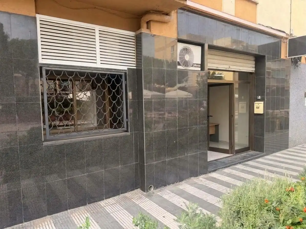 Local comercial en venda a Les Roquetes, imagen 17