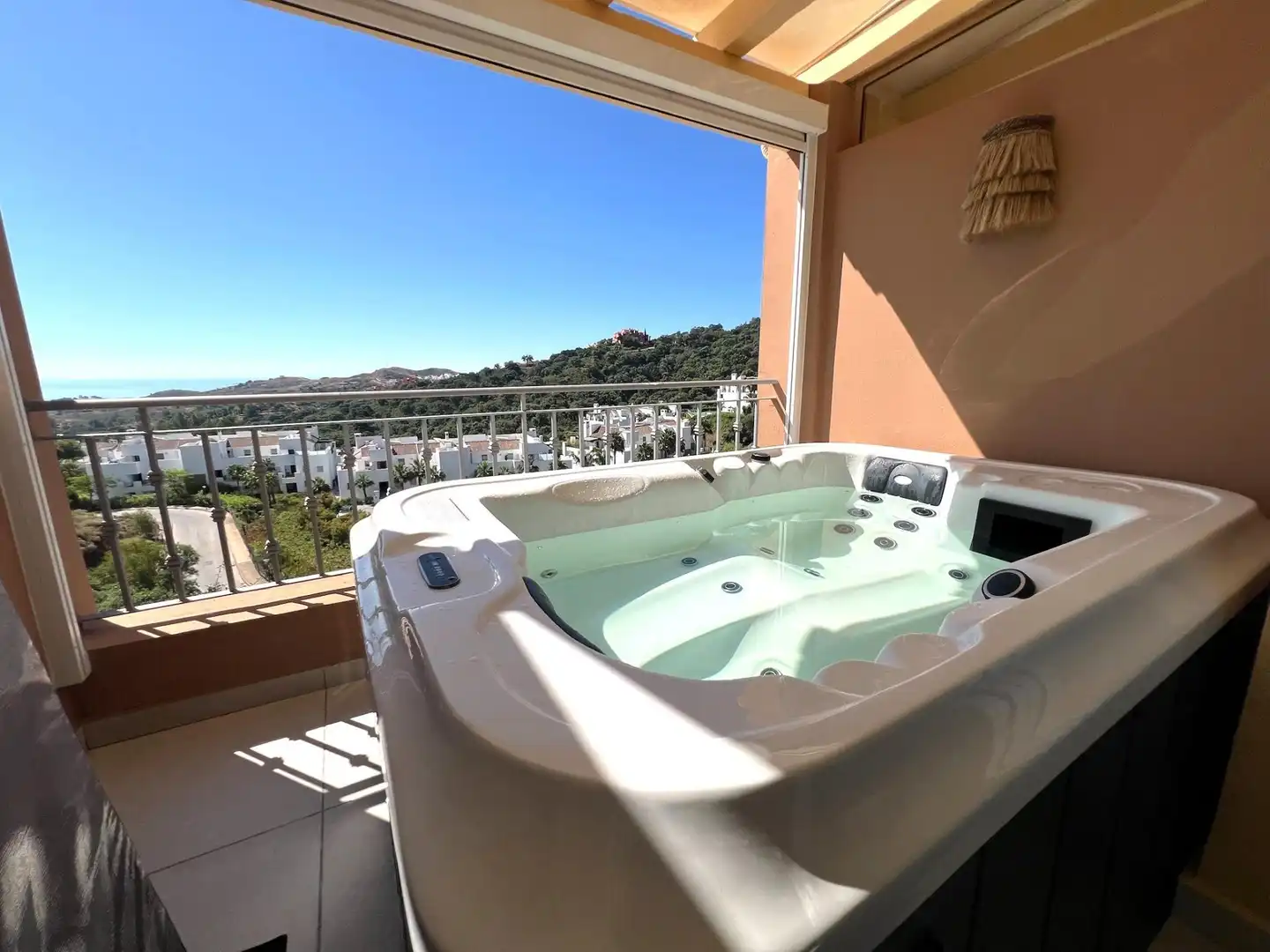 Terrassa de Casa adosada en venda en Ojén amb Aire condicionat, Jardí privat i Terrassa