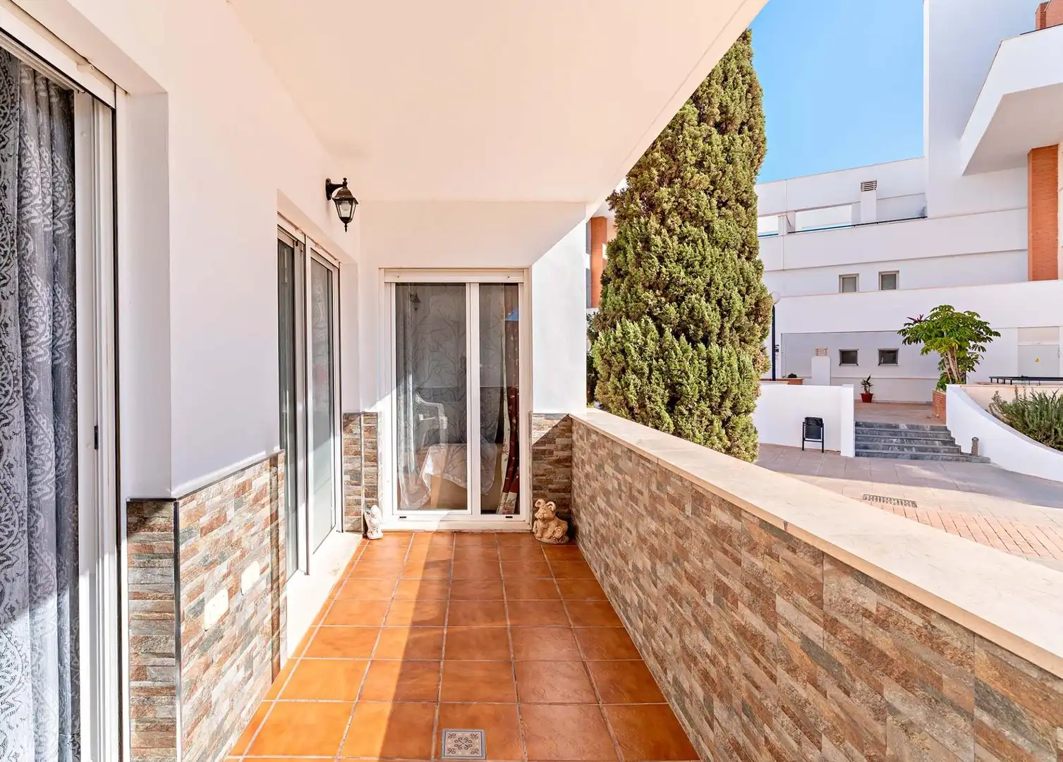 Terraza de Planta baja en venta en Roquetas de Mar con Aire acondicionado, Calefacción y Jardín privado