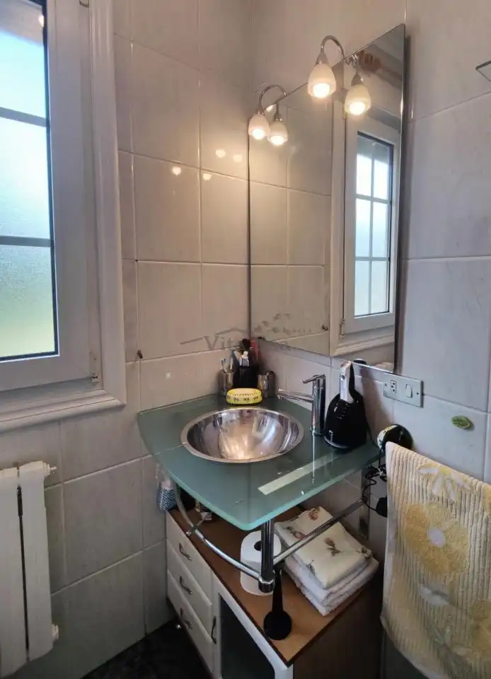 Bathroom of Houses for sale in Ourense Capital   with Heating, Private garden and Swimming Pool