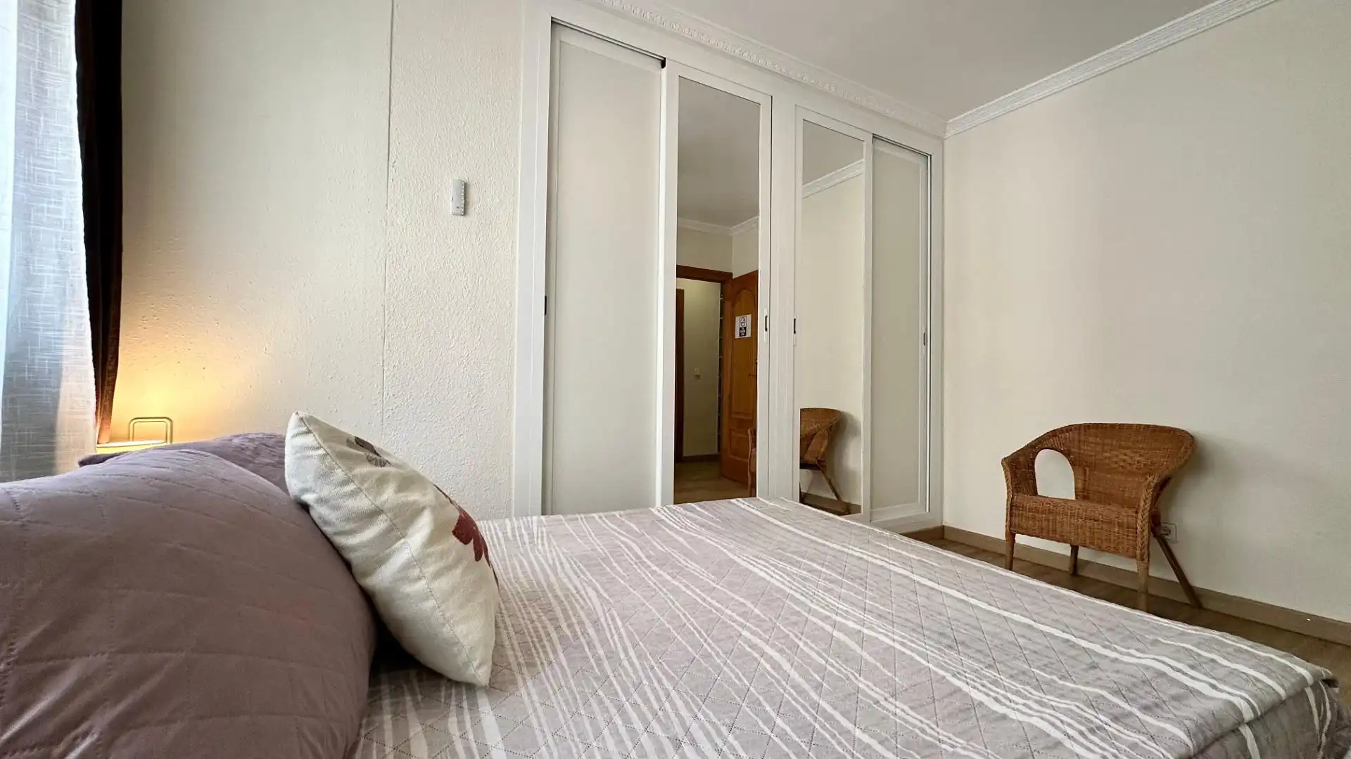 Dormitori de Apartament de lloguer en Alicante / Alacant amb Aire condicionat, Calefacció i Parquet
