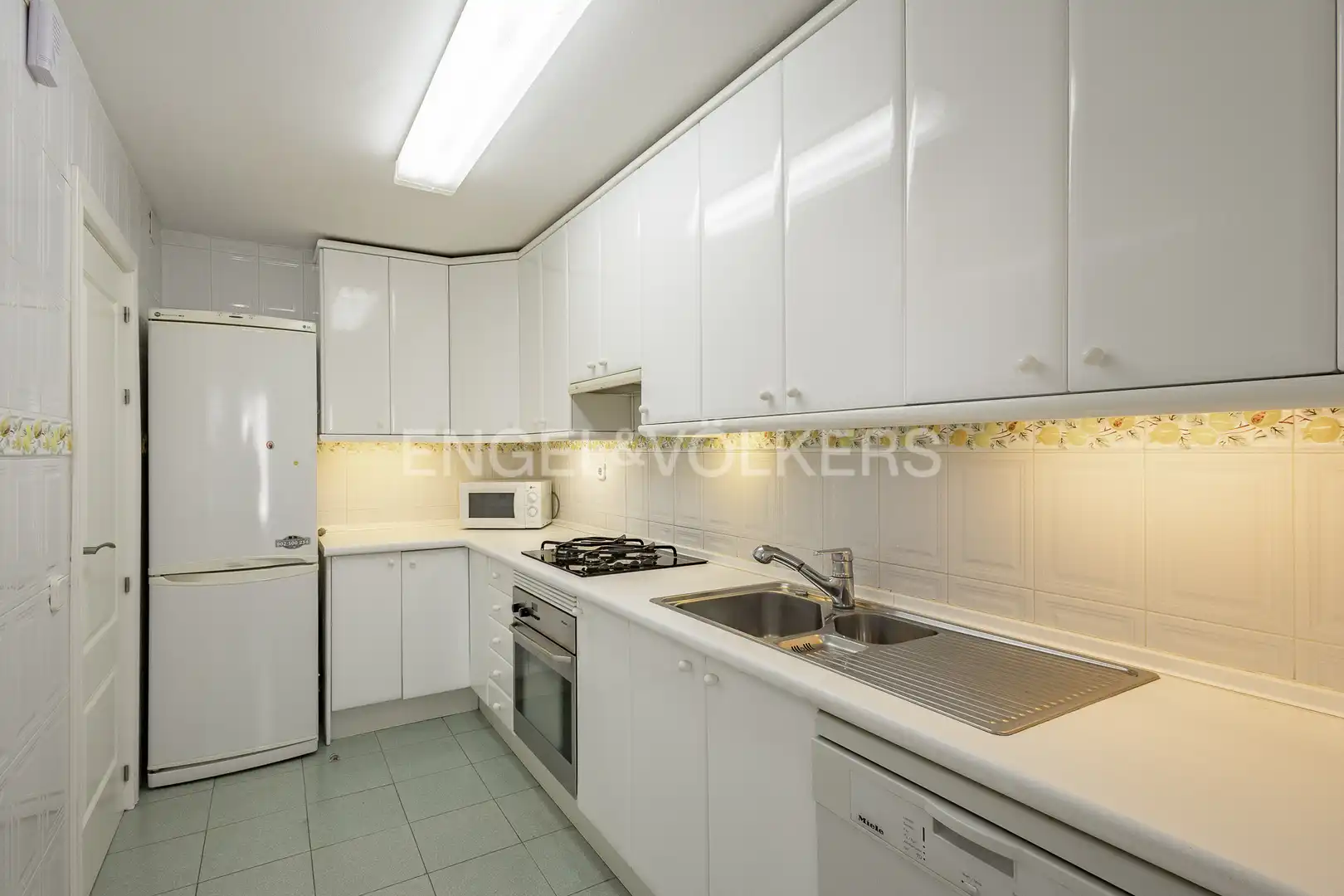 Cocina de Piso en venta en Sant Just Desvern con Calefacción, Jardín privado y Parquet