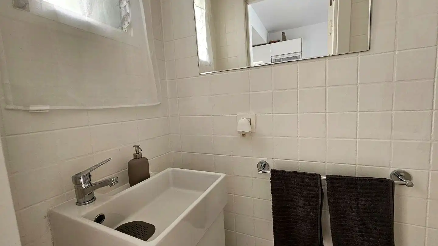Baño de Dúplex de alquiler en San Bartolomé de Tirajana con Aire acondicionado, Jardín privado y Terraza