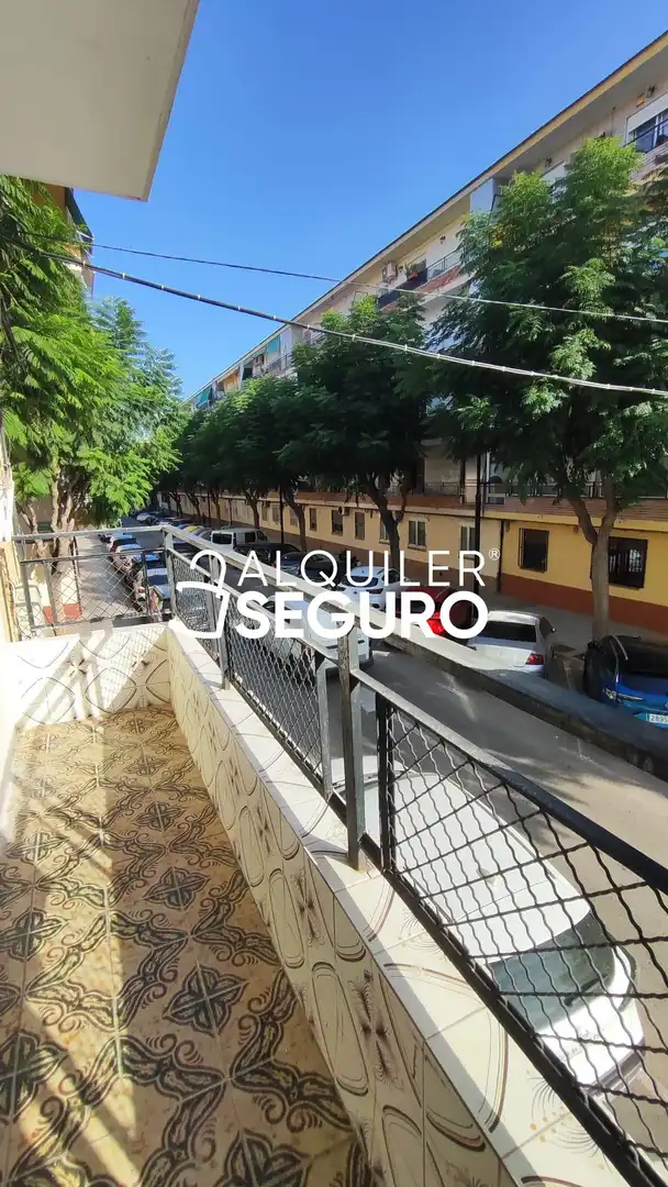 Exterior view of Flat for rent in Madrid  with Air Conditioner, Terrace and Furnished