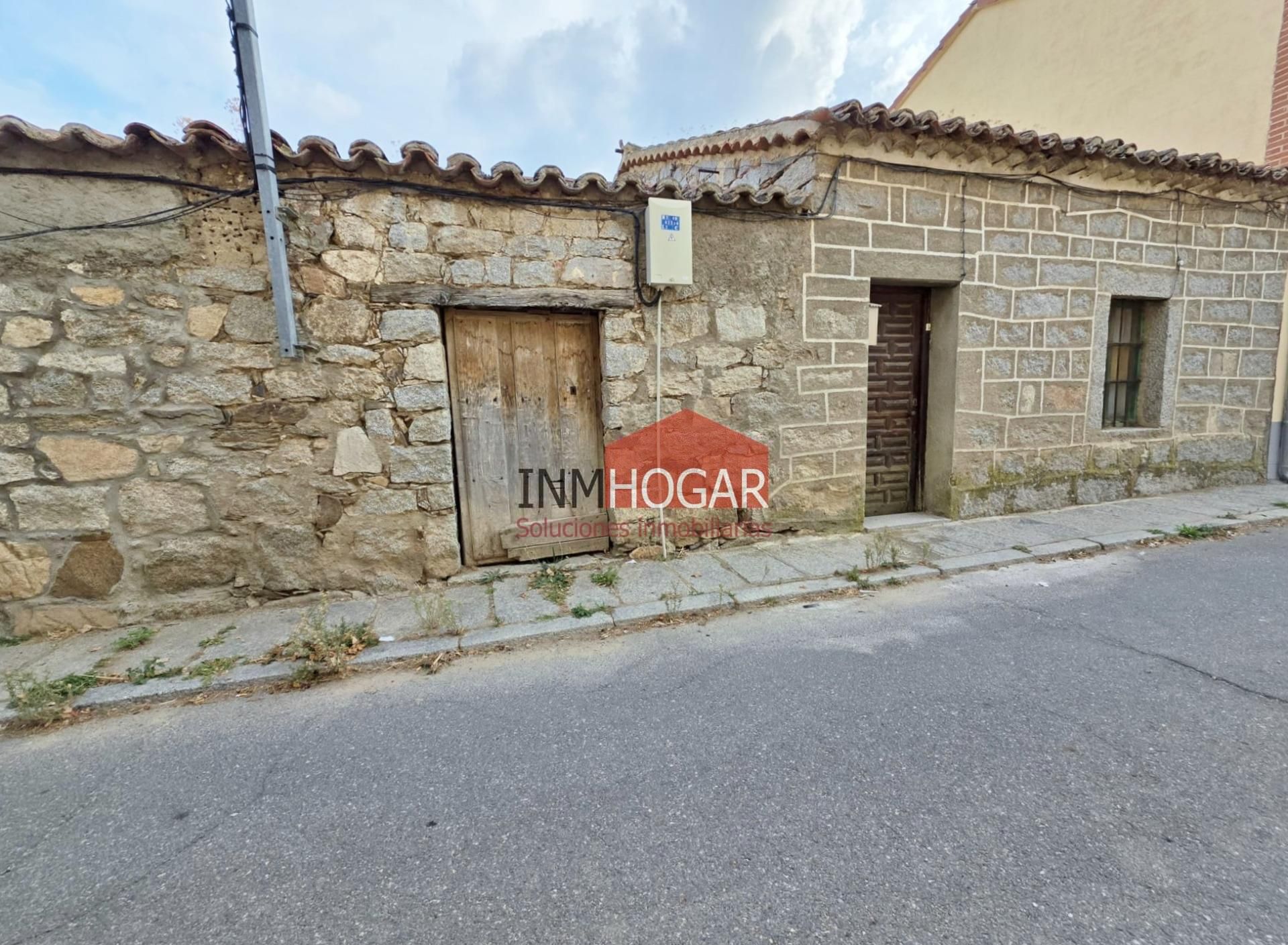 Vista exterior de Casa o xalet en venda en Mingorría amb Jardí privat i Piscina