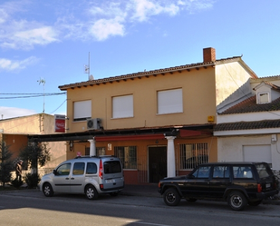 Vista exterior de Casa adosada en venda en Serrada