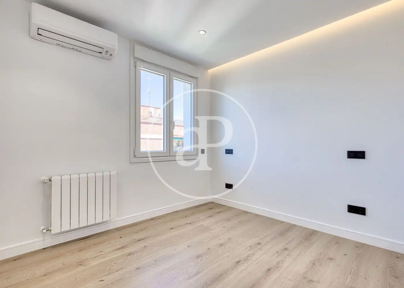 Flat for sale in Madrid  with Air Conditioner, Heating and Terrace