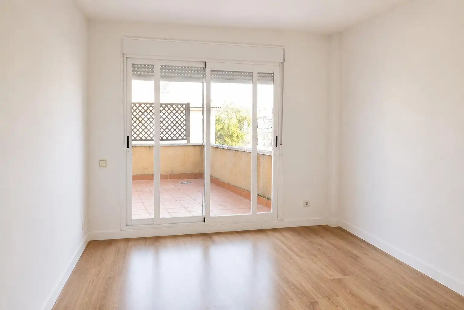 Habitación de Piso en venta en Tomares con Aire acondicionado, Parquet y Terraza