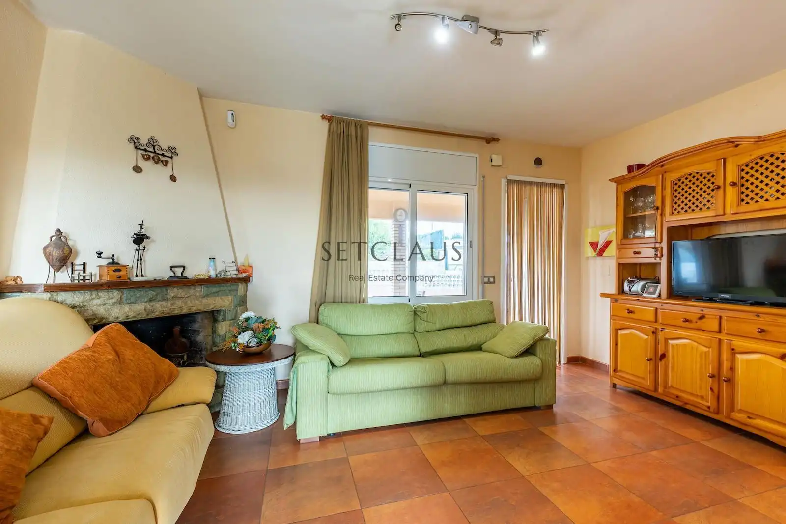 Sala d'estar de Casa o xalet en venda en Fogars de la Selva amb Calefacció, Jardí privat i Terrassa
