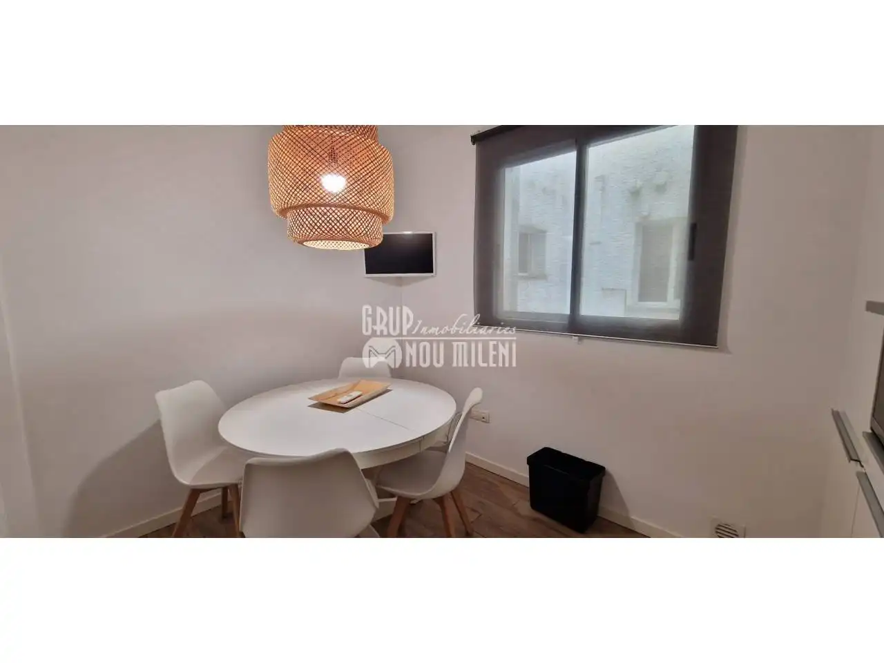 Bedroom of Flat for rent in Silla  with Air Conditioner, Heating and Parquet flooring