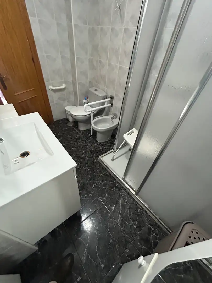 Bany de Pis en venda en Vélez-Málaga amb Aire condicionat, Terrassa i Moblat
