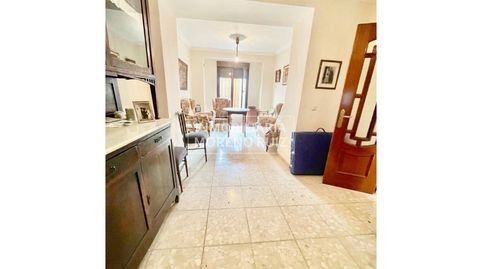 PISO BAJO CERCA DEL LLANO, CON 2 PATIOS., image 2