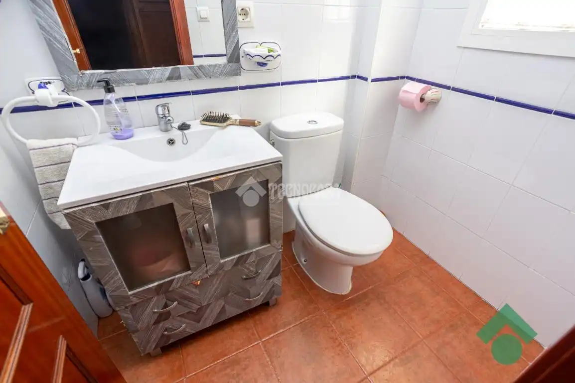 Bany de Casa adosada en venda en San Bernabé