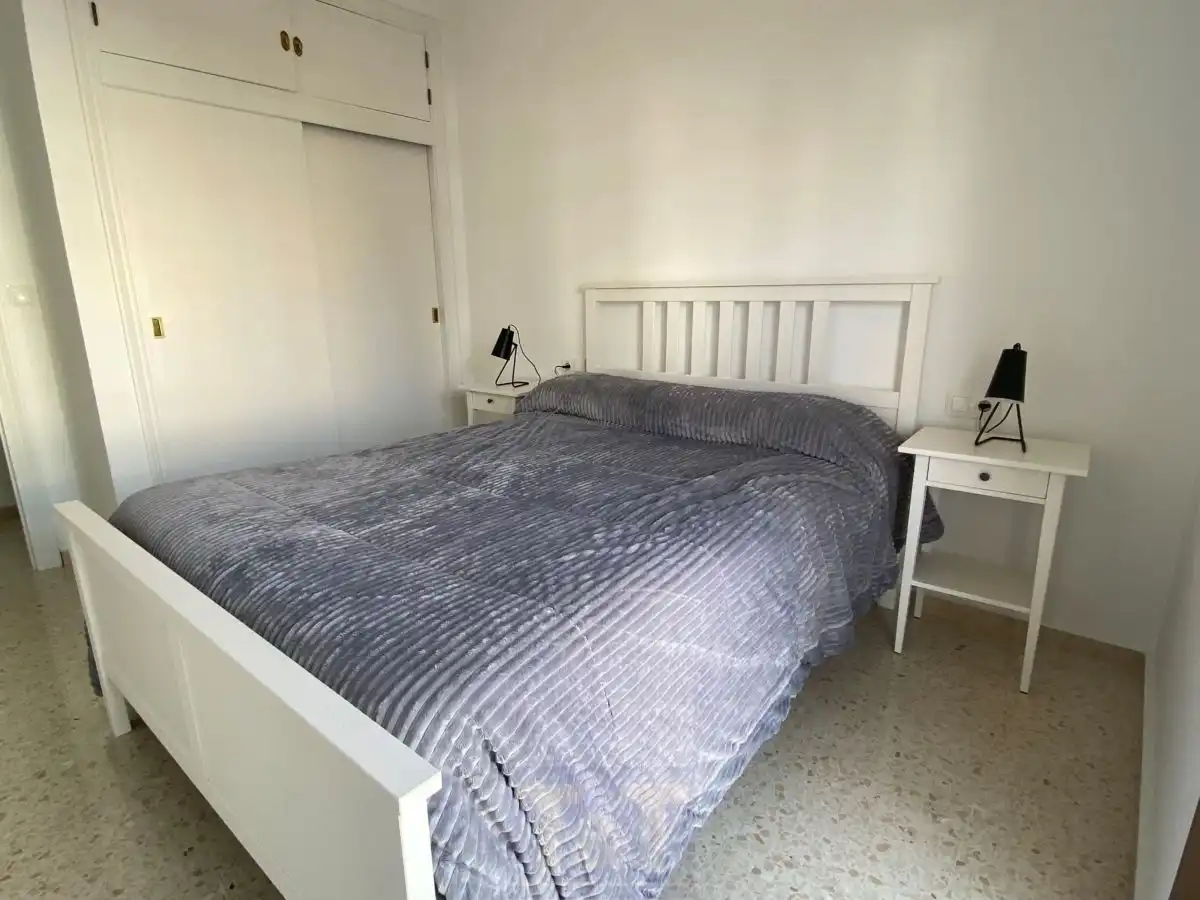 Dormitori de Apartament de lloguer en La Antilla amb Terrassa i Moblat