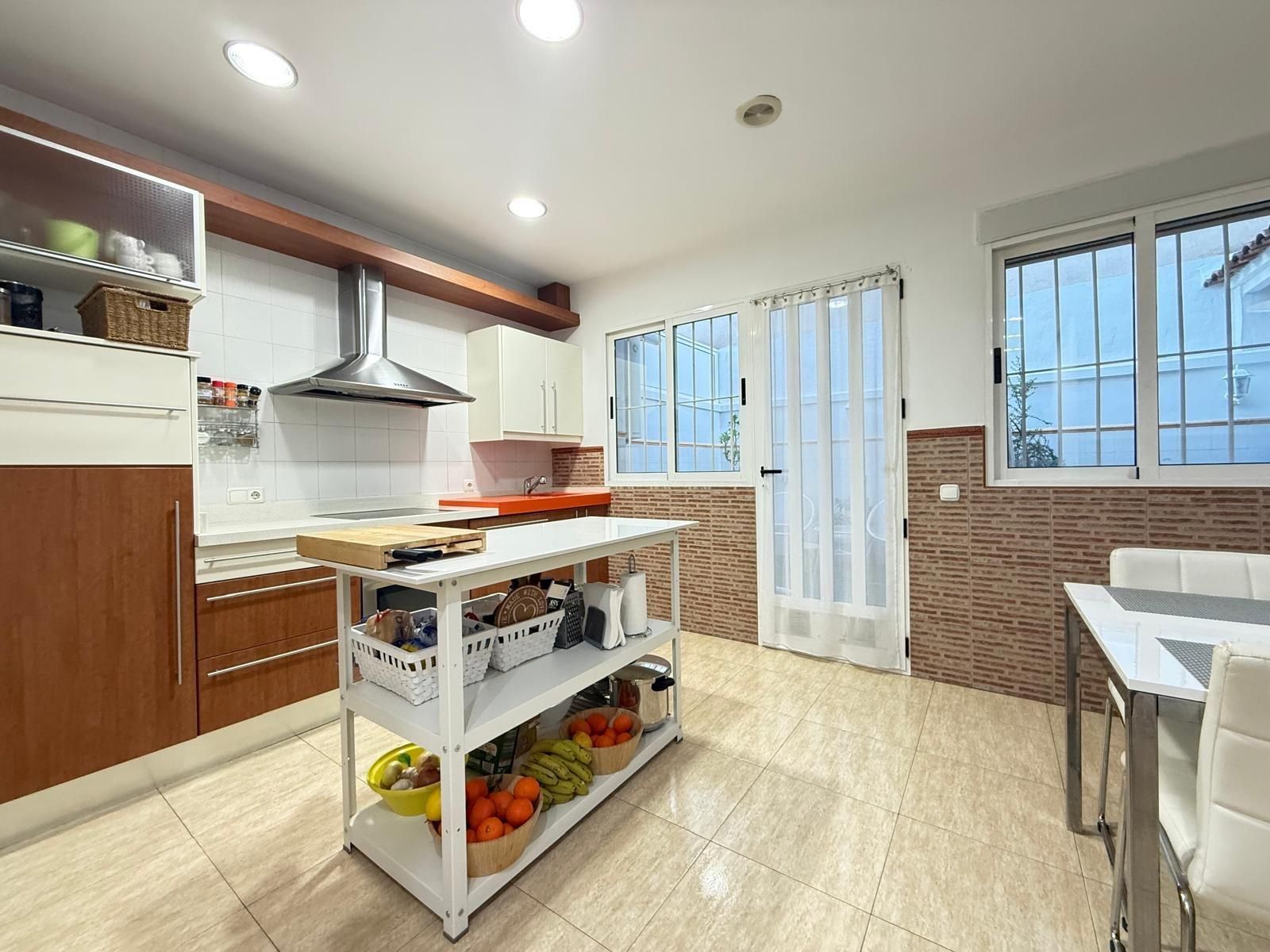 Cuina de Casa adosada en venda en Molina de Segura amb Aire condicionat, Jardí privat i Terrassa