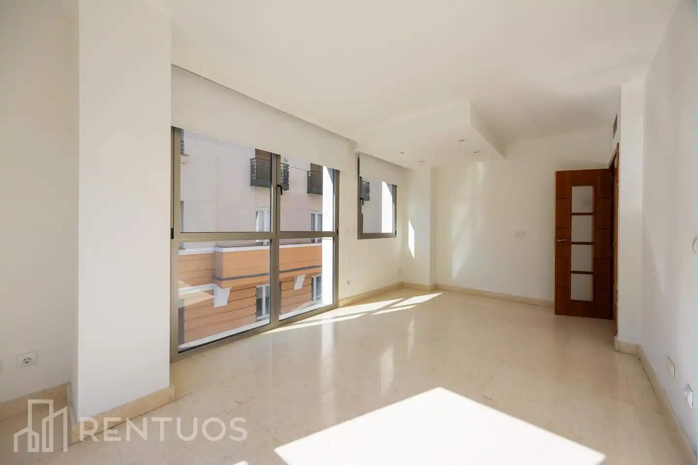 Wohnzimmer von Wohnung zur Miete in Madrid mit Klimaanlage, Parkett und Gemeinschaftspool