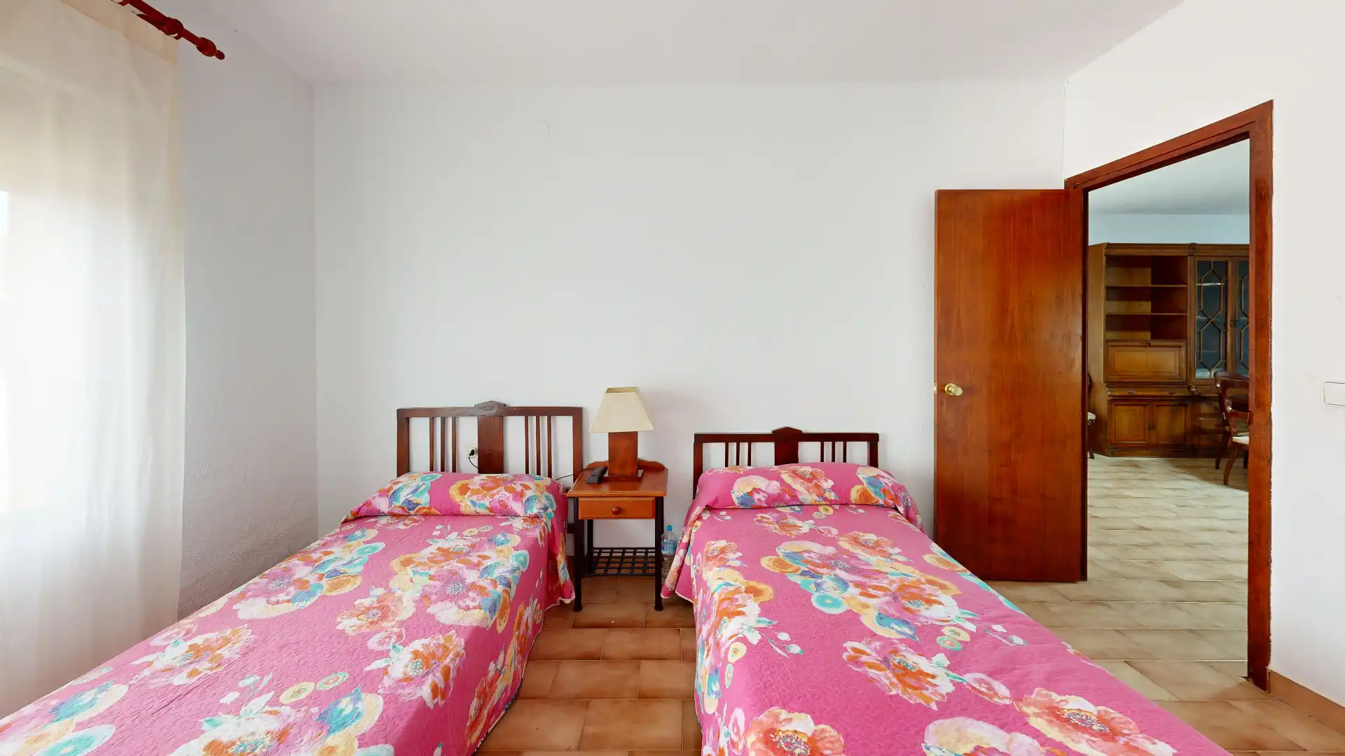 Habitación de Casa adosada en venta en Hellín con Jardín privado, Trastero y Amueblado