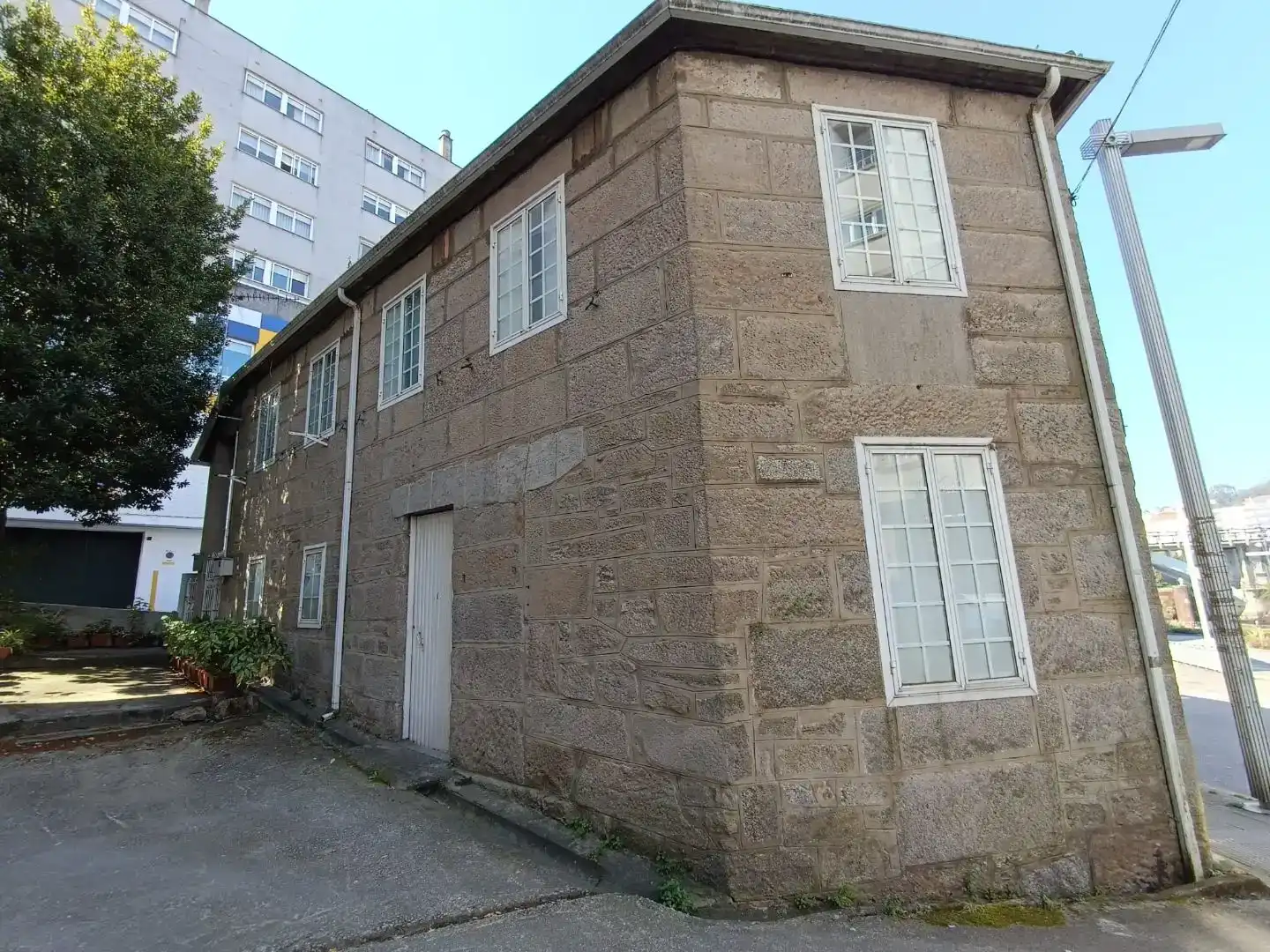 Vista exterior de Pis en venda en Pontevedra Capital  amb Balcó