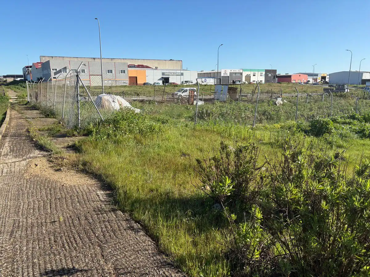 Terreny industrial en venda a Bollullos Par del Condado