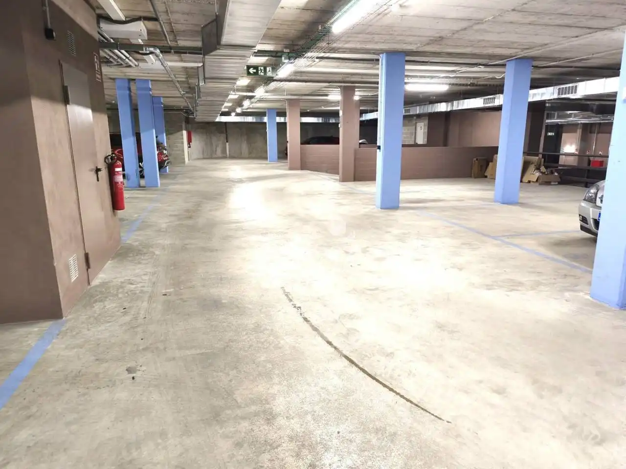 Parking of Garage for rent in Girona