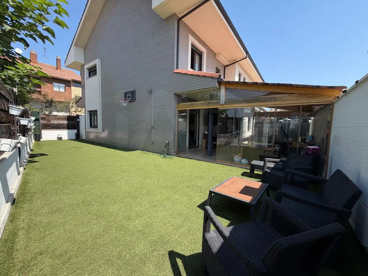 Casa aparellada en venda a Valverde de la Virgen, imagen 9