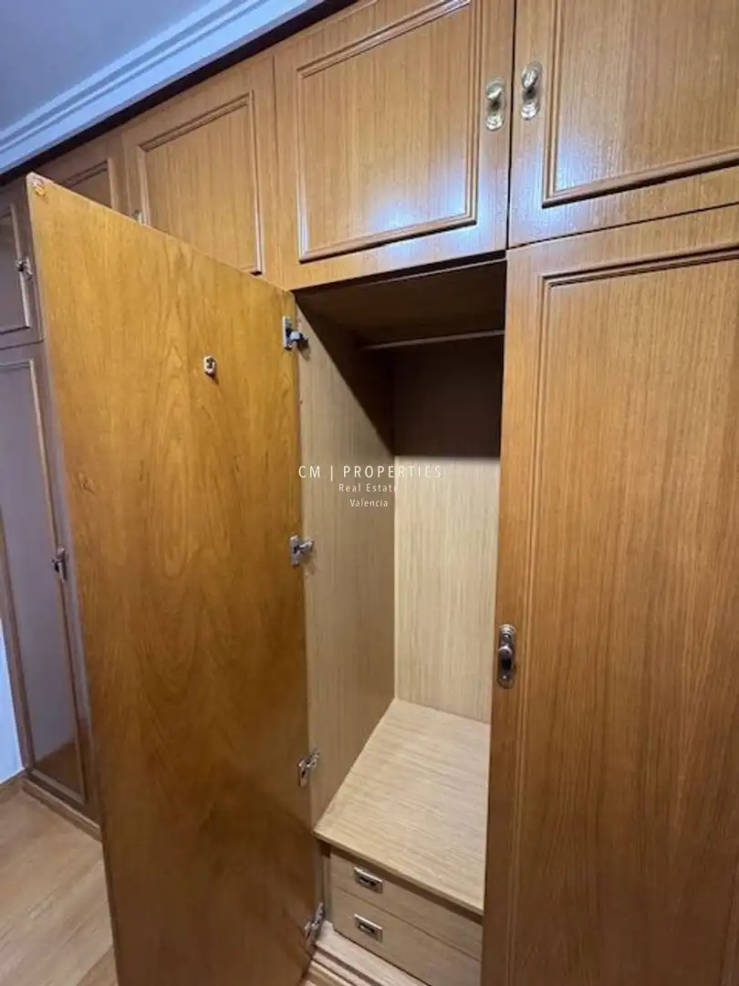 Flat for rent in Ruben Vela, En Corts - Doctor Waksman