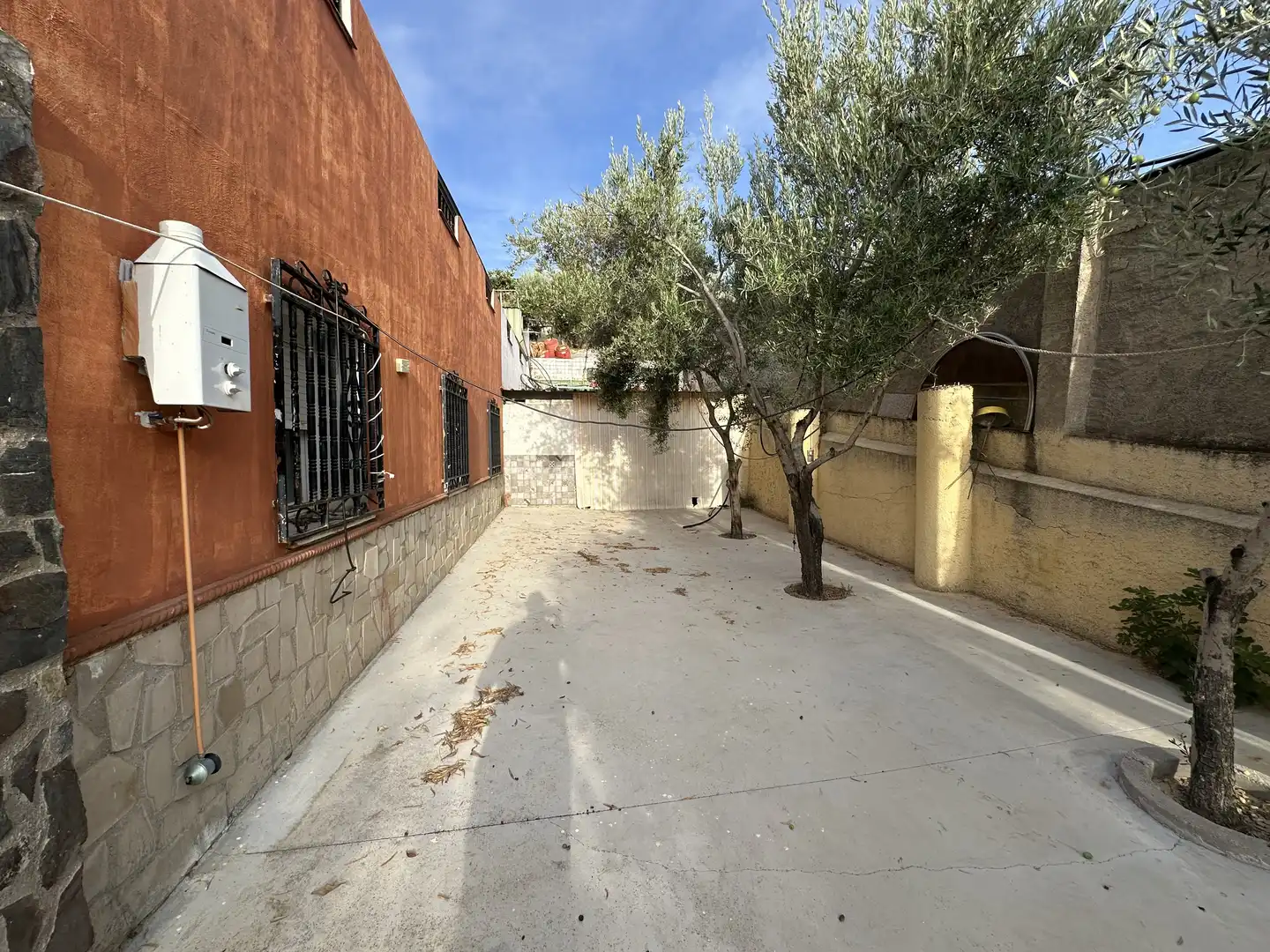 Vista exterior de Casa o chalet en venta en Baeza con Jardín privado y Piscina