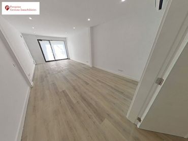 Local comercial en alquiler en Salut - Lloreda